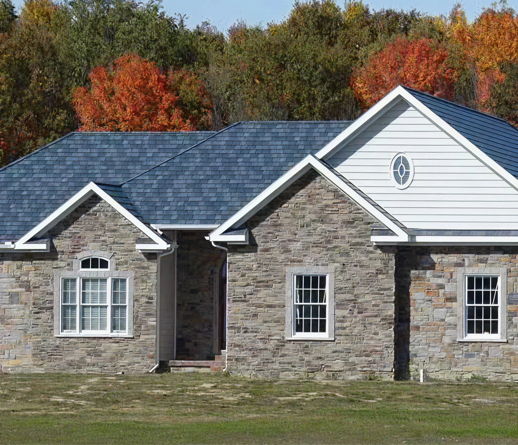 Residential home serviced by an exterior home remodeling company.